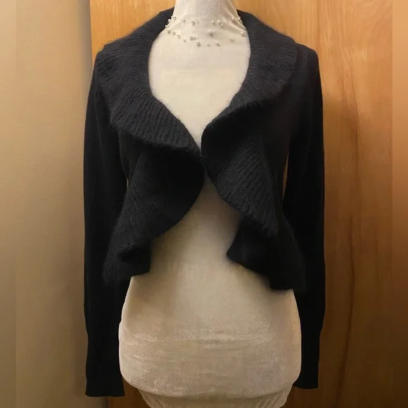 WHBM NWT Wool Rabbit Blend Ruffle Shrug Sweater Cardigan Bolero - Sz M - Picture 1 of 14